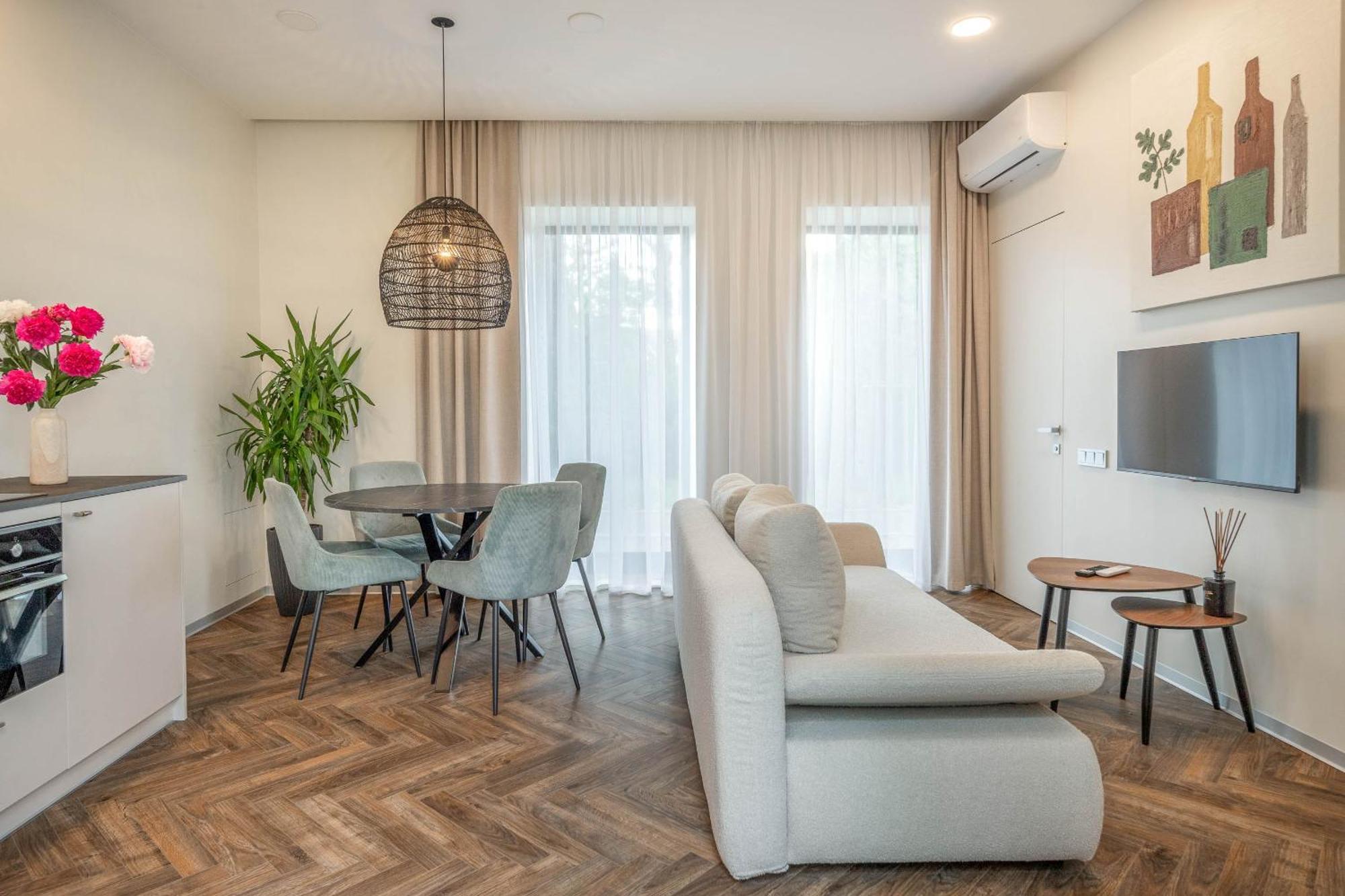 Green House Downtown Apartments With Private Free Parking And Bike Storage 克莱佩达 外观 照片